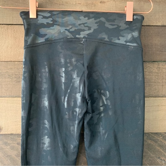 SPANX Women's Camo Print Faux Leather Metallic Leggings in Black Camo Pattern - Picture 6 of 7